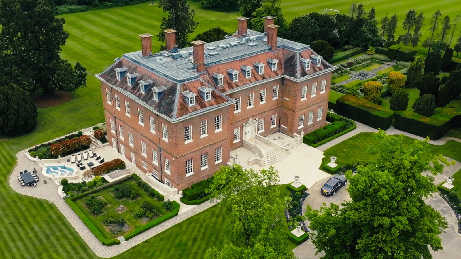 Inside A £75,000,000 Countryside Estate From The 17th-Century